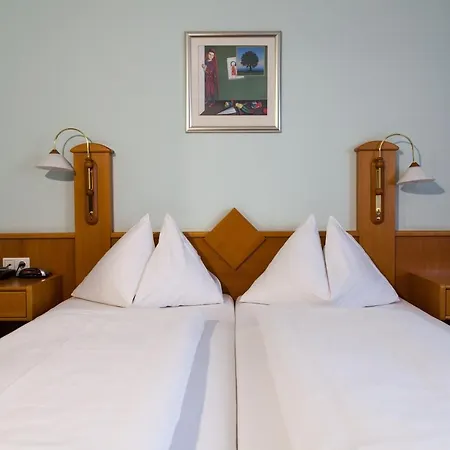 Landgasthof Barenwirt Inn *